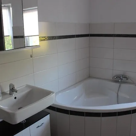 Haus-loechert * Kemnitz (Vorpommern-Greifswald)
